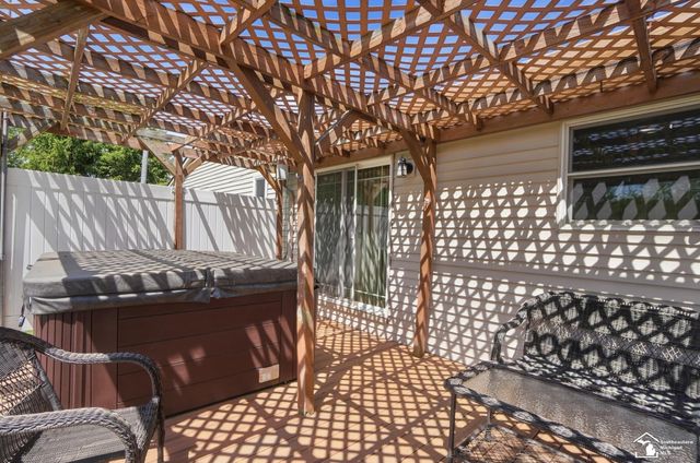 7792 S Huron River Drive, South Rockwood, MI 48179