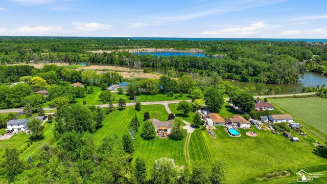 7792 S Huron River Drive, South Rockwood, MI 48179