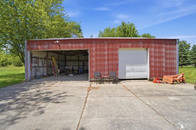 7792 S Huron River Drive, South Rockwood, MI 48179