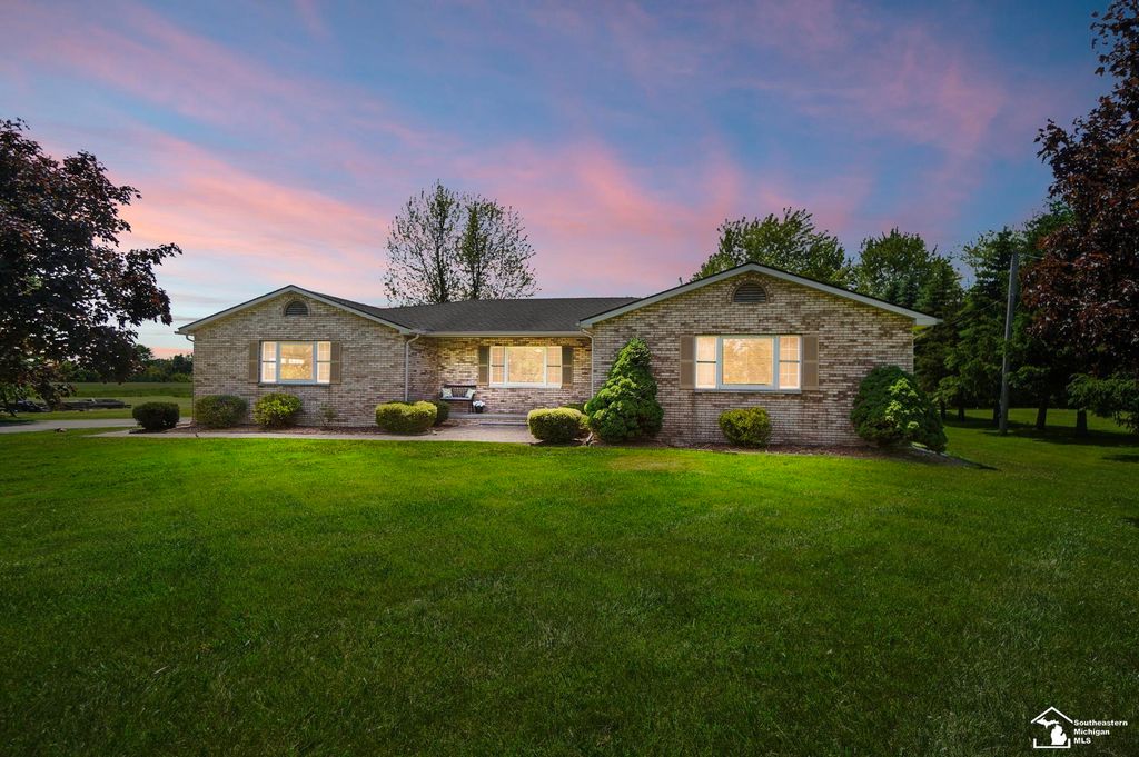7792 S Huron River Drive, South Rockwood, MI 48179