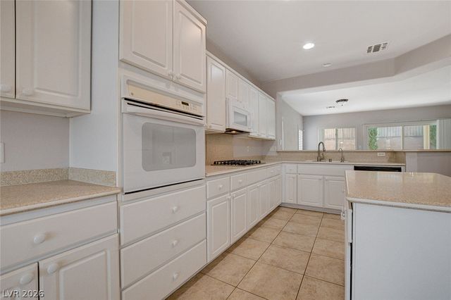 2521 Evansville Avenue, Henderson, NV 89052