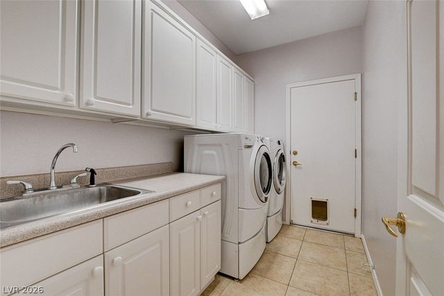 2521 Evansville Avenue, Henderson, NV 89052