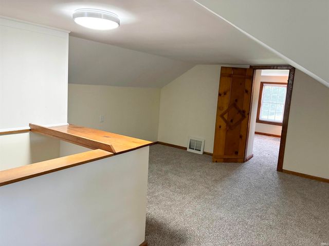 3210 Mesker Park Drive, Evansville, IN 47720