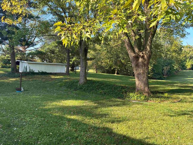 3210 Mesker Park Drive, Evansville, IN 47720