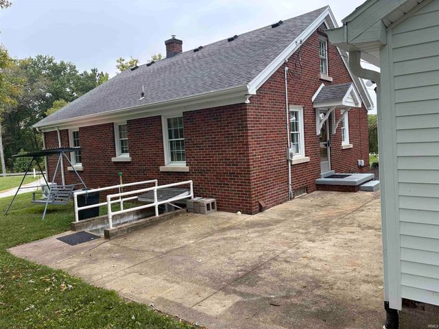 3210 Mesker Park Drive, Evansville, IN 47720