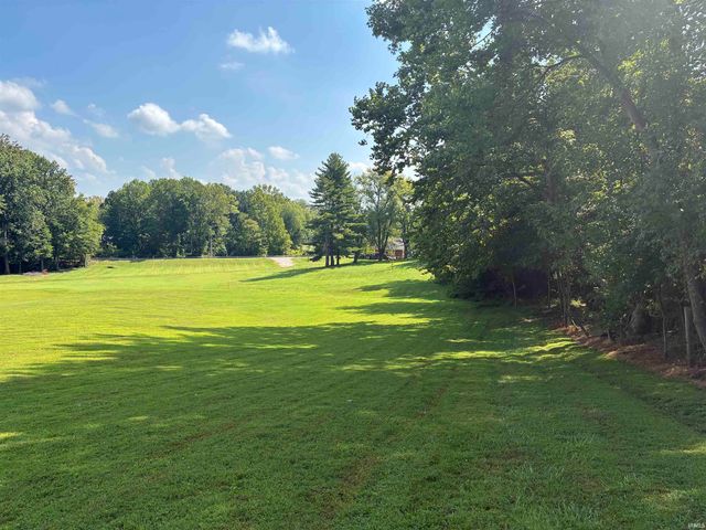 3210 Mesker Park Drive, Evansville, IN 47720