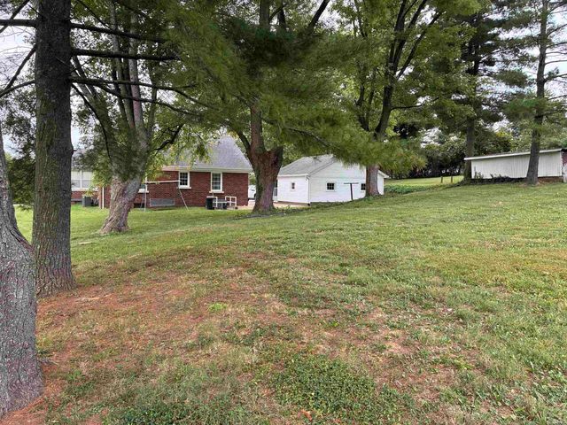 3210 Mesker Park Drive, Evansville, IN 47720