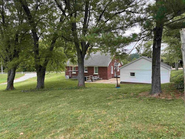 3210 Mesker Park Drive, Evansville, IN 47720