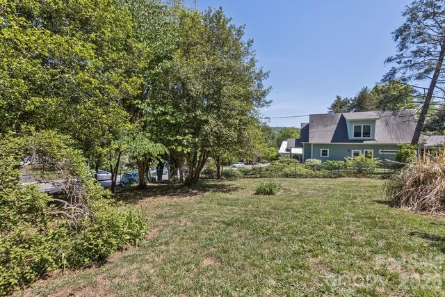 999999 Mount Clare Avenue, Asheville, NC 28801