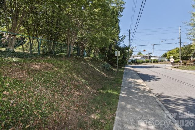 999999 Mount Clare Avenue, Asheville, NC 28801