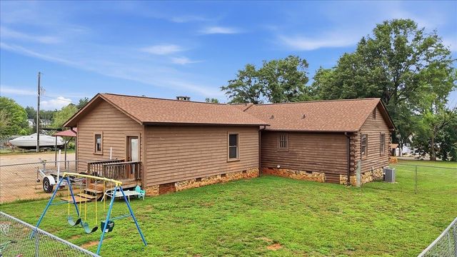60 Lakeside Drive, Lyman, SC 29365