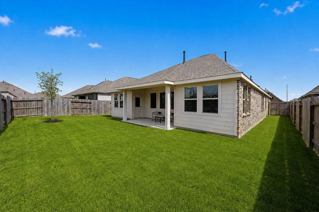 32323 Cedar Crest Drive, Waller, TX 77484