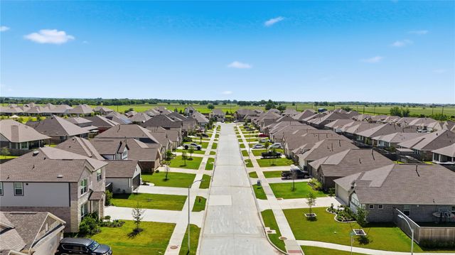 32323 Cedar Crest Drive, Waller, TX 77484