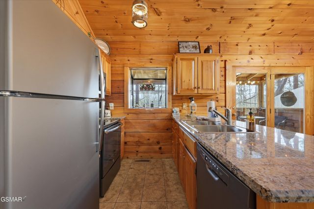 1639 Ridgecrest Drive, Sevierville, TN 37876