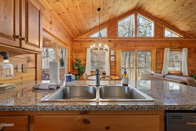 1639 Ridgecrest Drive, Sevierville, TN 37876