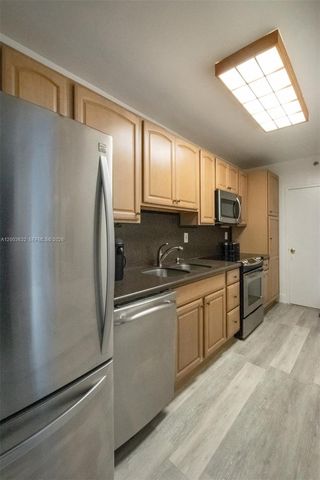 100 Lincoln Rd 439, Miami Beach, FL 33139