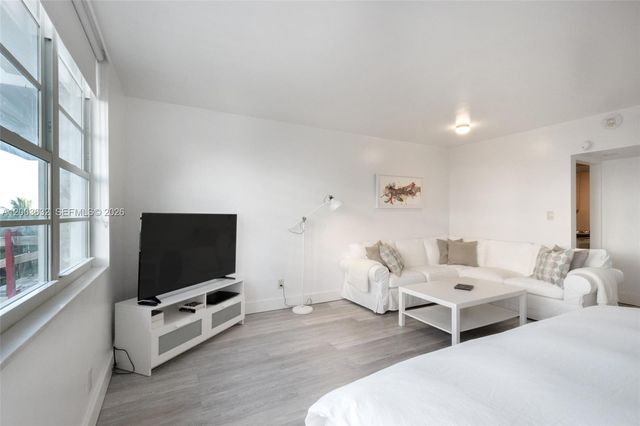 100 Lincoln Rd 439, Miami Beach, FL 33139