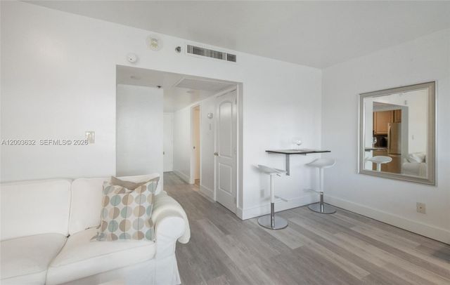 100 Lincoln Rd 439, Miami Beach, FL 33139