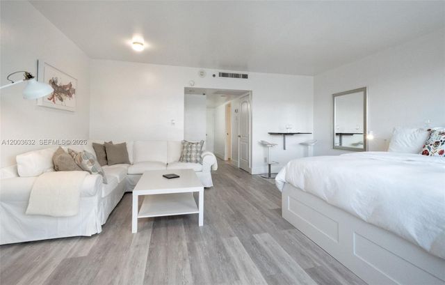 100 Lincoln Rd 439, Miami Beach, FL 33139