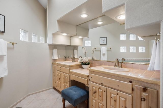 5800 Tinnin Road NW, Los Ranchos, NM 87107