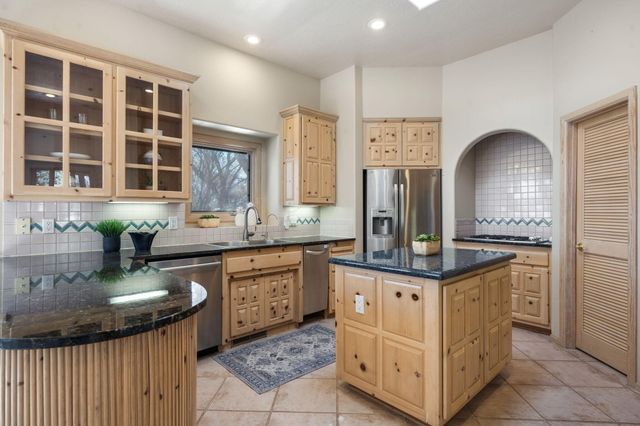 5800 Tinnin Road NW, Los Ranchos, NM 87107