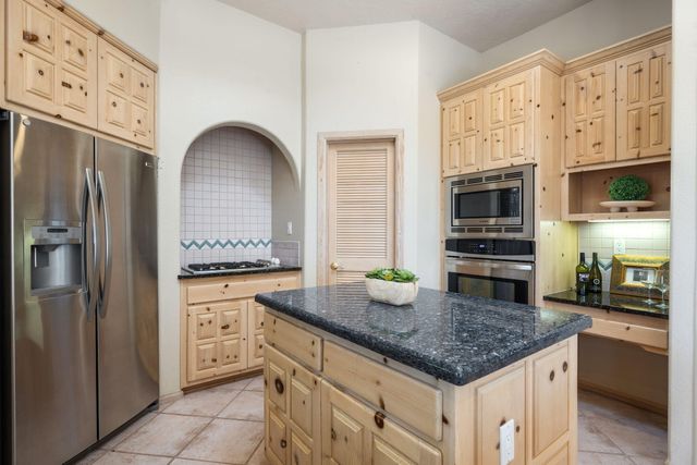 5800 Tinnin Road NW, Los Ranchos, NM 87107