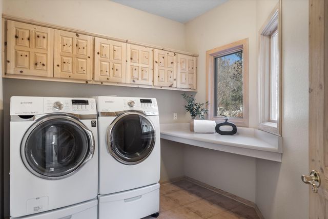 5800 Tinnin Road NW, Los Ranchos, NM 87107