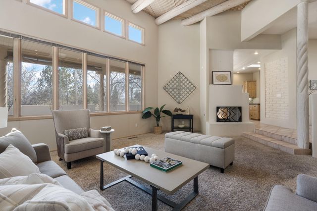 5800 Tinnin Road NW, Los Ranchos, NM 87107