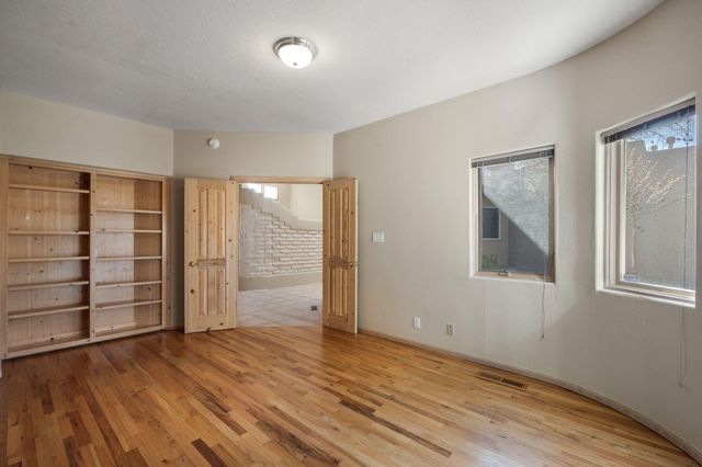 5800 Tinnin Road NW, Los Ranchos, NM 87107