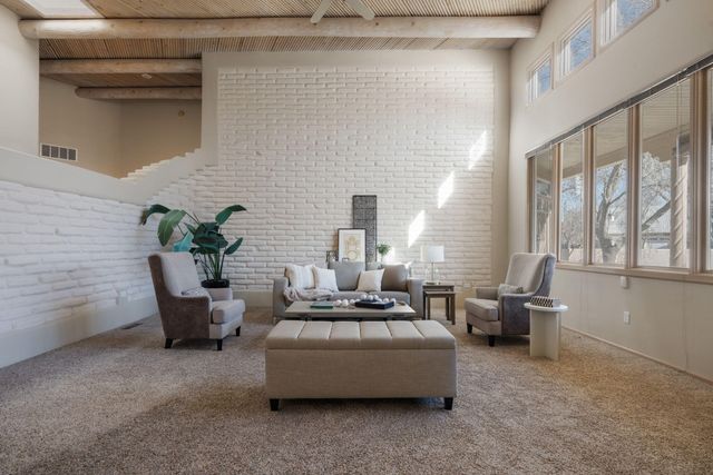 5800 Tinnin Road NW, Los Ranchos, NM 87107