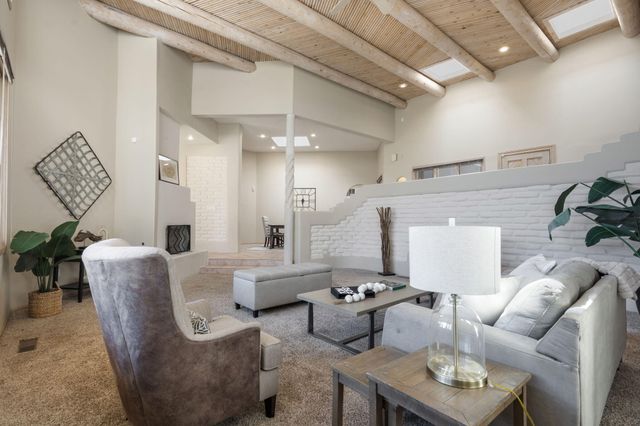 5800 Tinnin Road NW, Los Ranchos, NM 87107