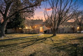 5800 Tinnin Road NW, Los Ranchos, NM 87107