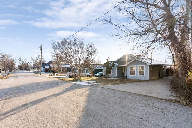 410 N Texas Street, Celina, TX 75009