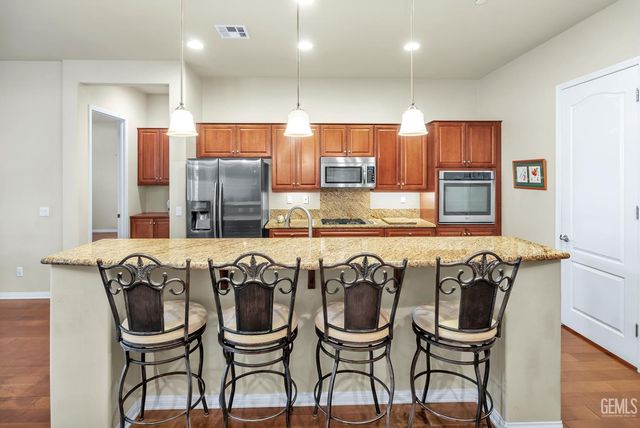 5900 River Birch Drive, Bakersfield, CA 93306