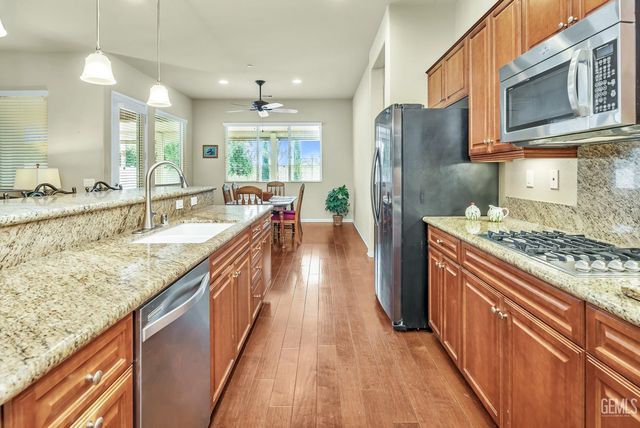 5900 River Birch Drive, Bakersfield, CA 93306