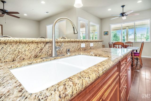 5900 River Birch Drive, Bakersfield, CA 93306