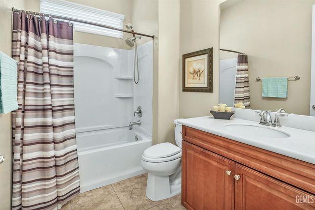 5900 River Birch Drive, Bakersfield, CA 93306