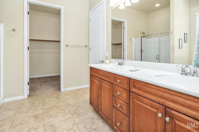 5900 River Birch Drive, Bakersfield, CA 93306