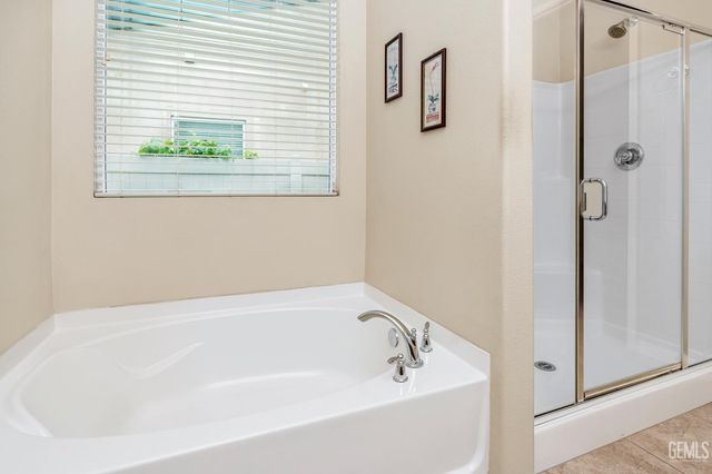 5900 River Birch Drive, Bakersfield, CA 93306