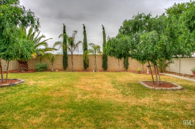 5900 River Birch Drive, Bakersfield, CA 93306