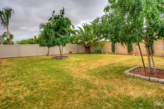 5900 River Birch Drive, Bakersfield, CA 93306