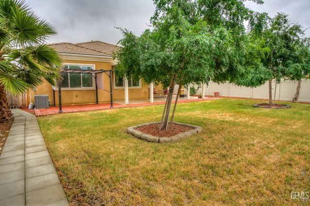 5900 River Birch Drive, Bakersfield, CA 93306