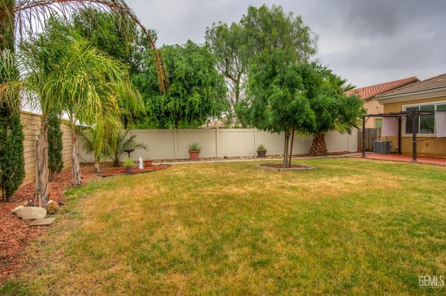 5900 River Birch Drive, Bakersfield, CA 93306