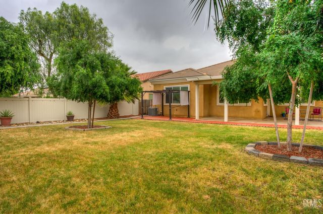 5900 River Birch Drive, Bakersfield, CA 93306
