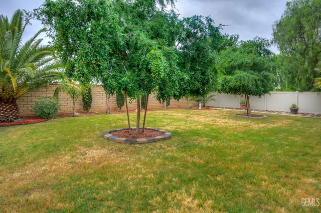 5900 River Birch Drive, Bakersfield, CA 93306
