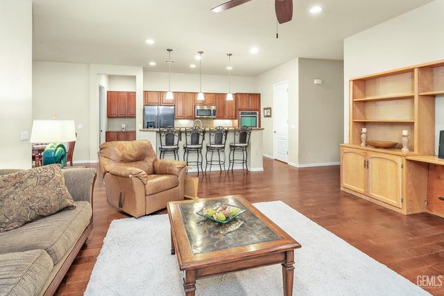 5900 River Birch Drive, Bakersfield, CA 93306