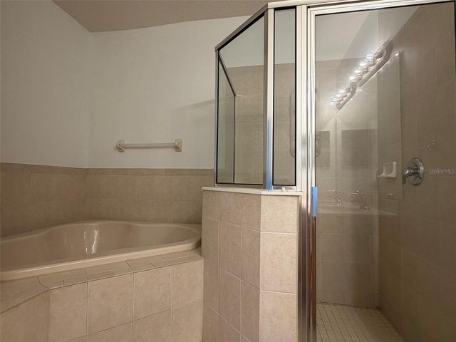 4530 AMBERLY OAKS COURT, Tampa, FL 33614