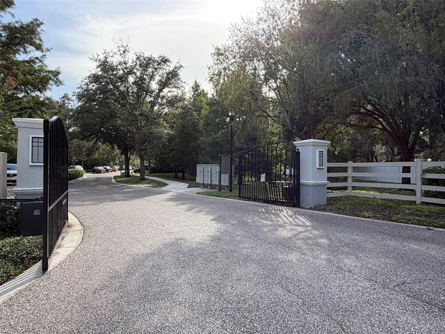 4530 AMBERLY OAKS COURT, Tampa, FL 33614