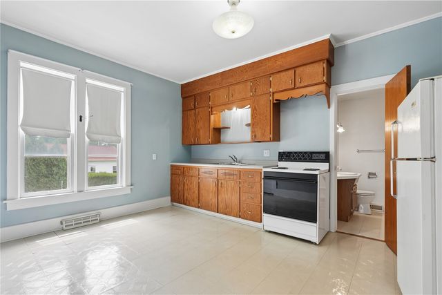 1024 18th Street, Marion, IA 52302