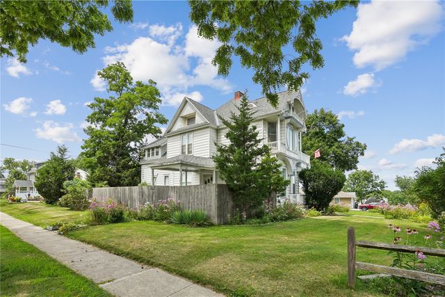 1024 18th Street, Marion, IA 52302